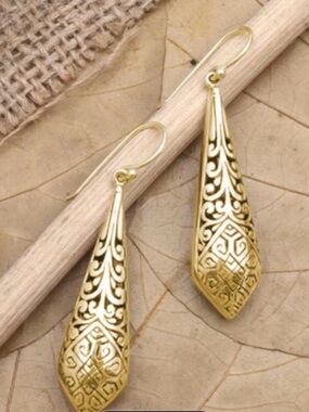 Elegant Gold Teardrop Filigree Earrings - Women Jewelry